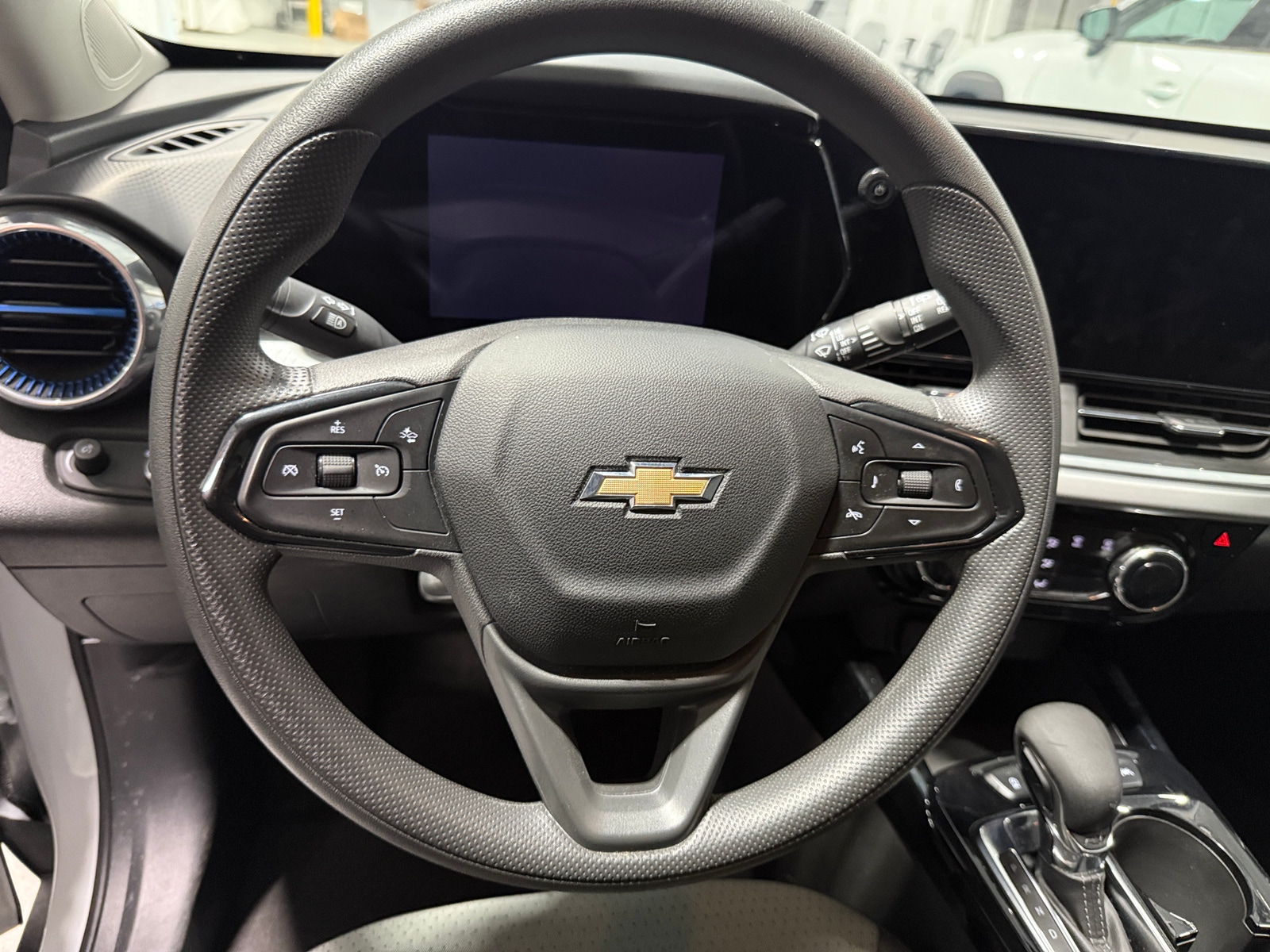 Thumbnail: 2025 Chevrolet Trax - 5