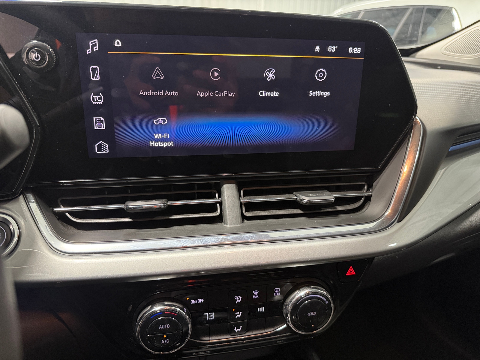 Thumbnail: 2025 Chevrolet Trax - 4