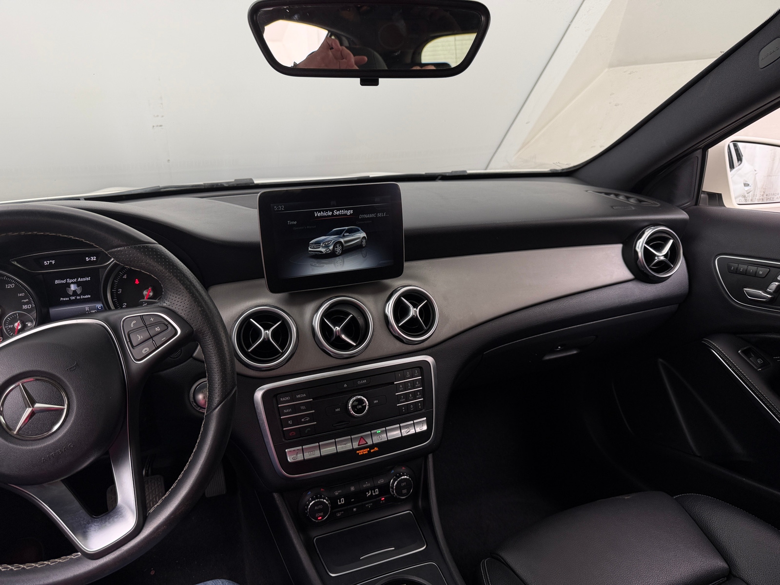 Thumbnail: 2018 Mercedes-Benz GLA - 2
