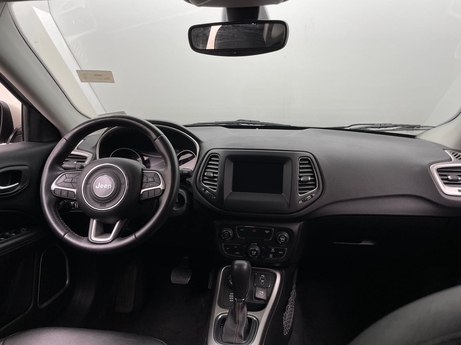 Thumbnail: 2018 Jeep Compass - 3