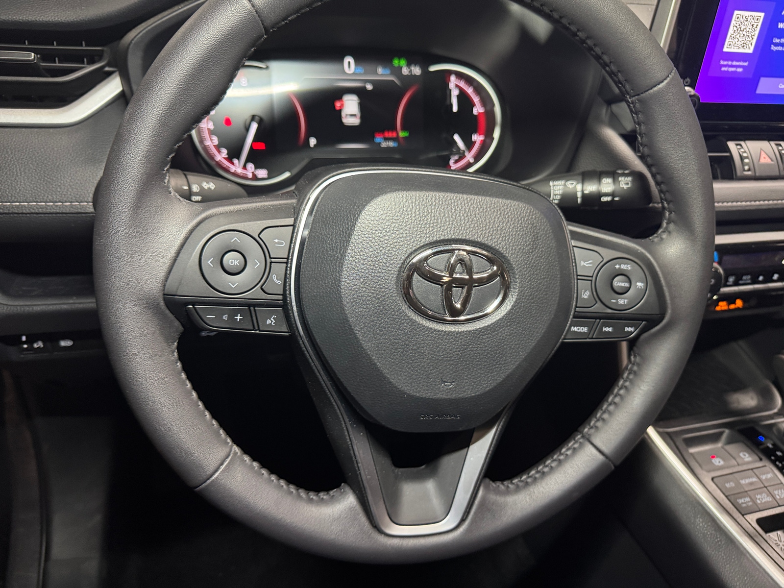 Thumbnail: 2025 Toyota RAV4 - 4