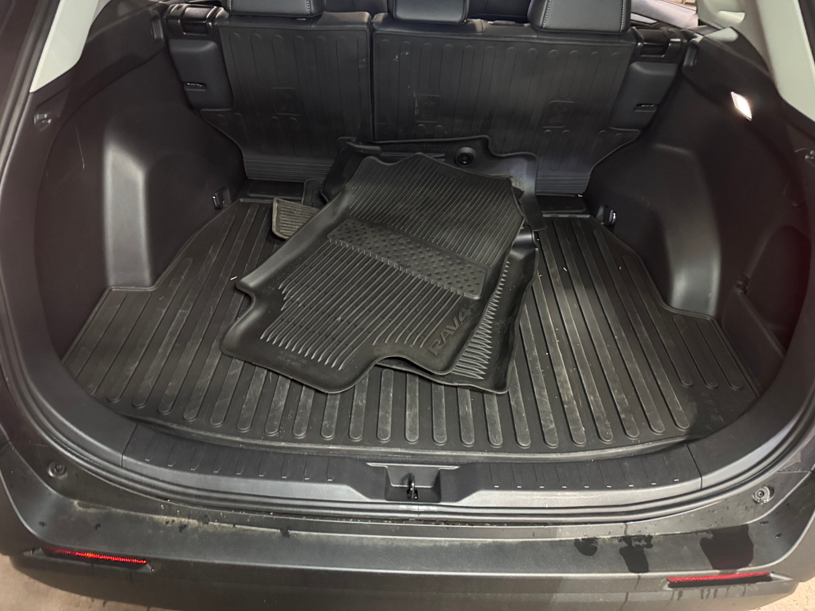 Thumbnail: 2025 Toyota RAV4 - 6