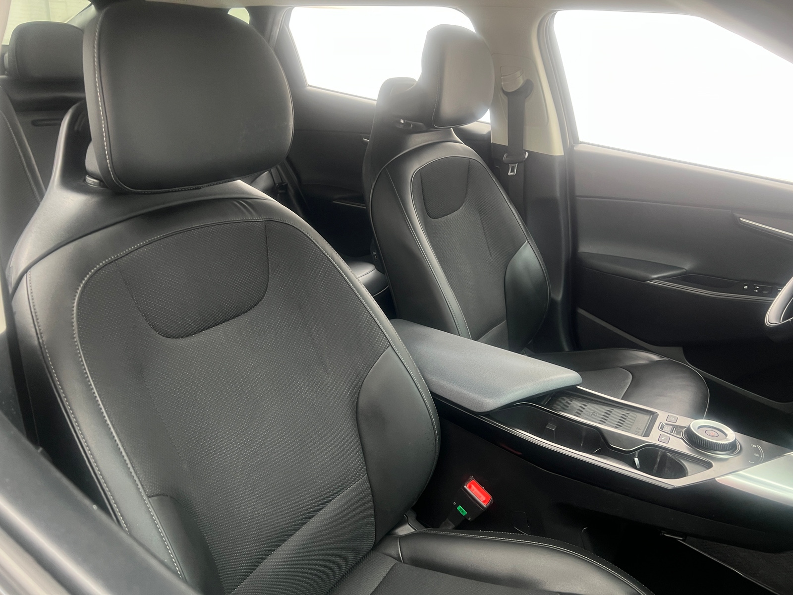 Thumbnail: 2022 Kia EV6 - 2