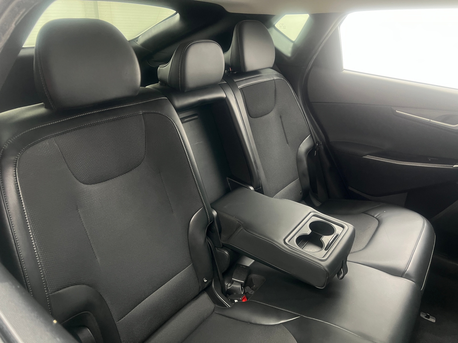 Thumbnail: 2022 Kia EV6 - 6