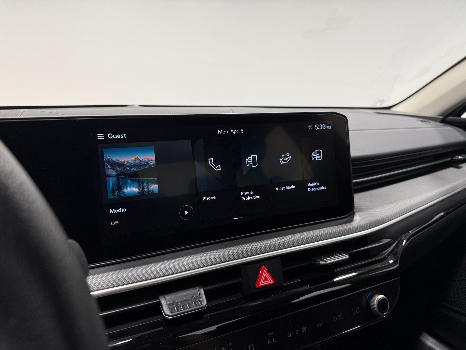 Thumbnail: 2025 Kia K5 - 4