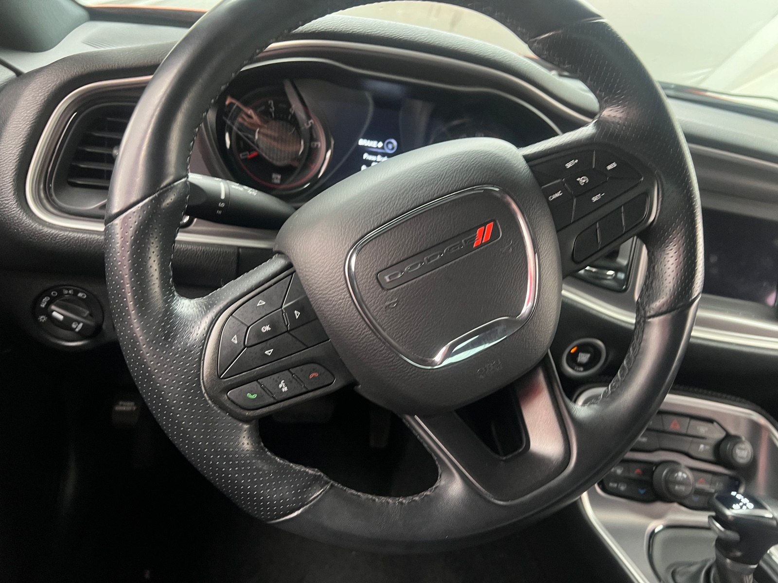 Thumbnail: 2022 Dodge Challenger - 4