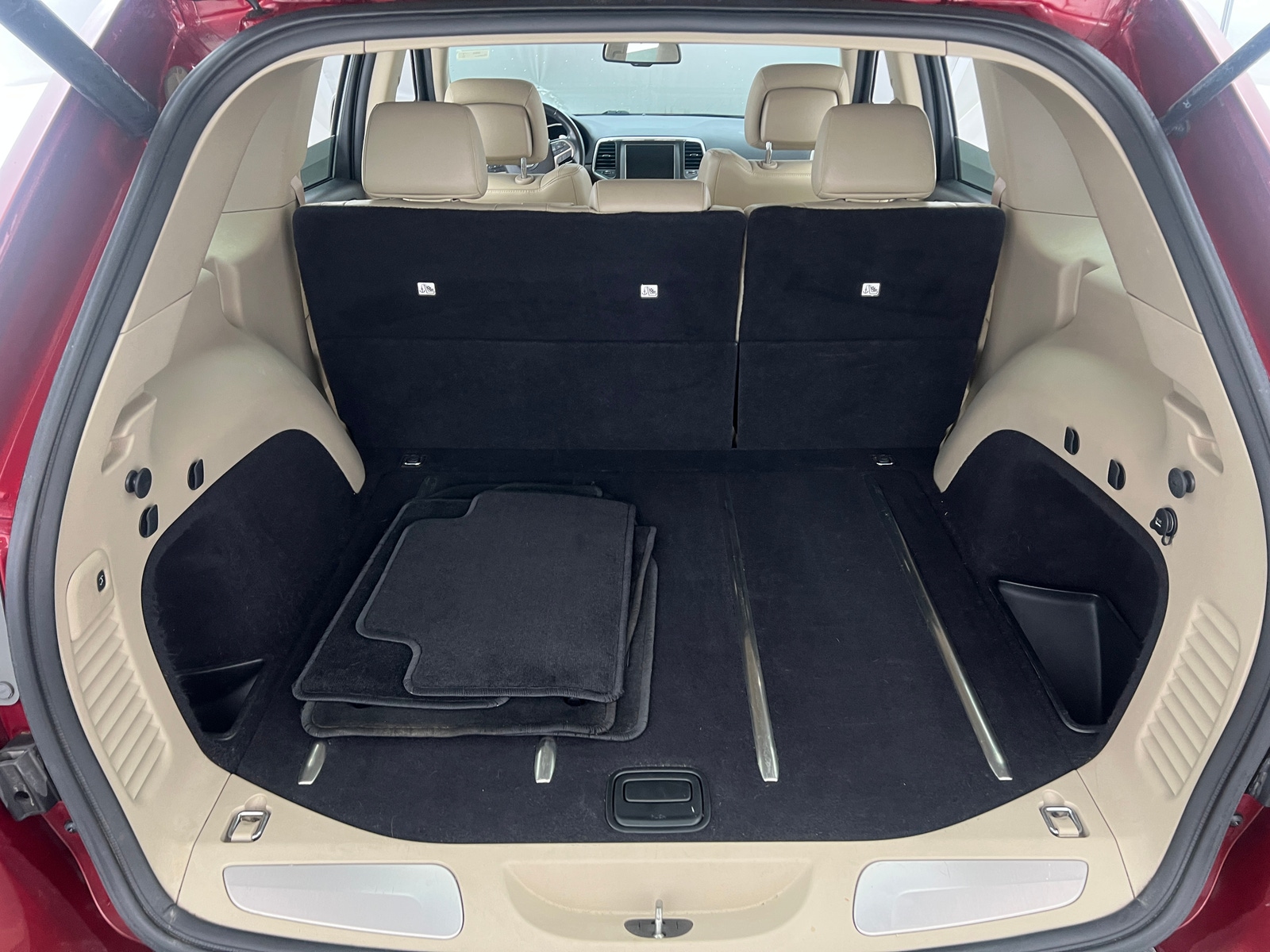 Thumbnail: 2015 Jeep Grand Cherokee - 6