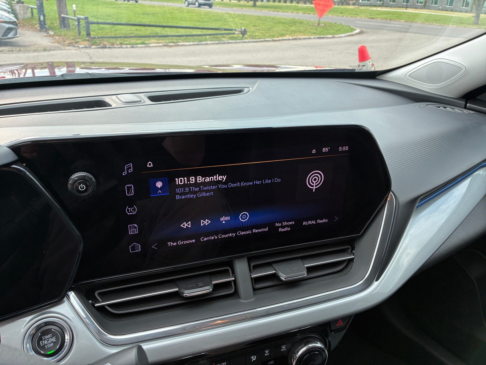 Thumbnail: 2025 Chevrolet Trax - 4