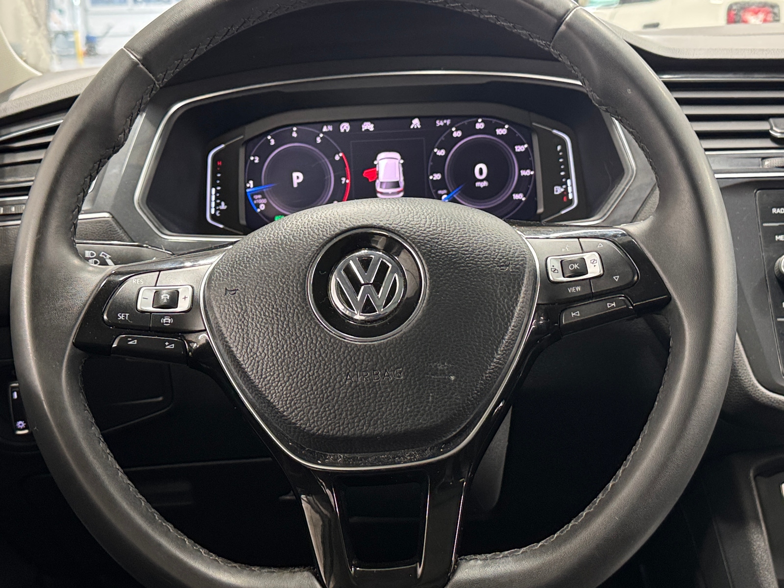 Thumbnail: 2020 Volkswagen Tiguan - 4