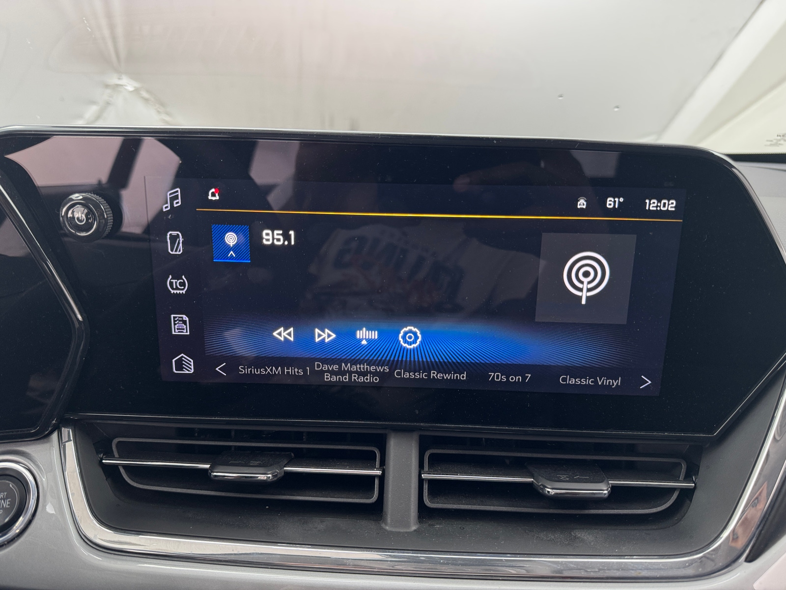 Thumbnail: 2025 Chevrolet Trax - 4