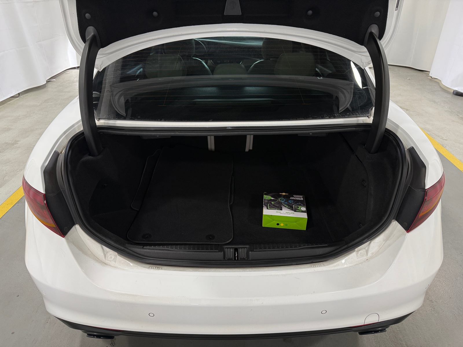 Thumbnail: 2020 Alfa Romeo Giulia - 6