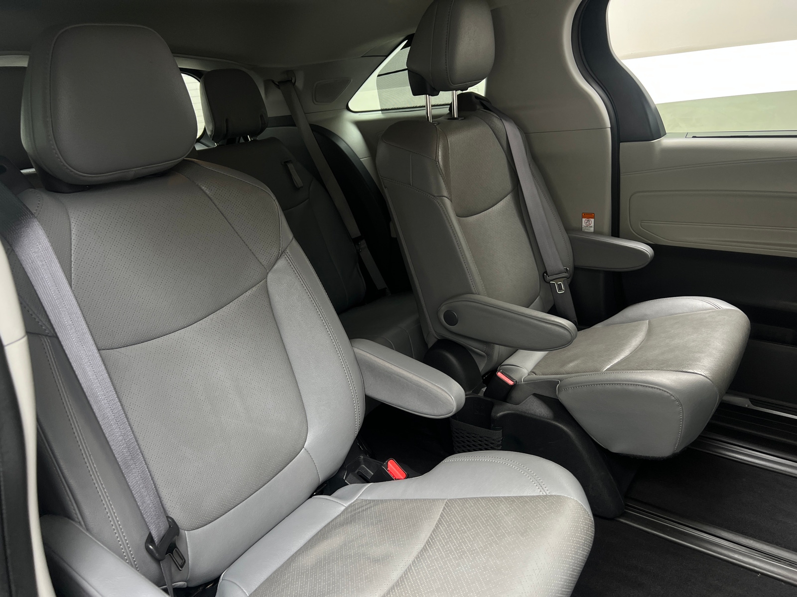 Thumbnail: 2022 Toyota Sienna - 5