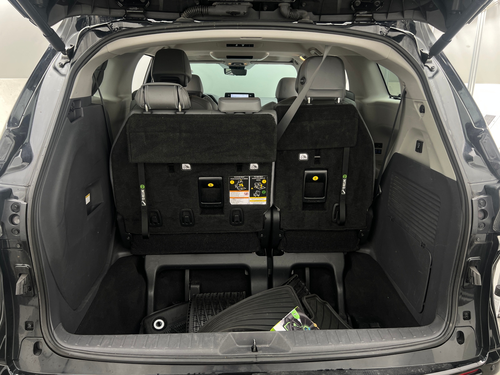 Thumbnail: 2022 Toyota Sienna - 6