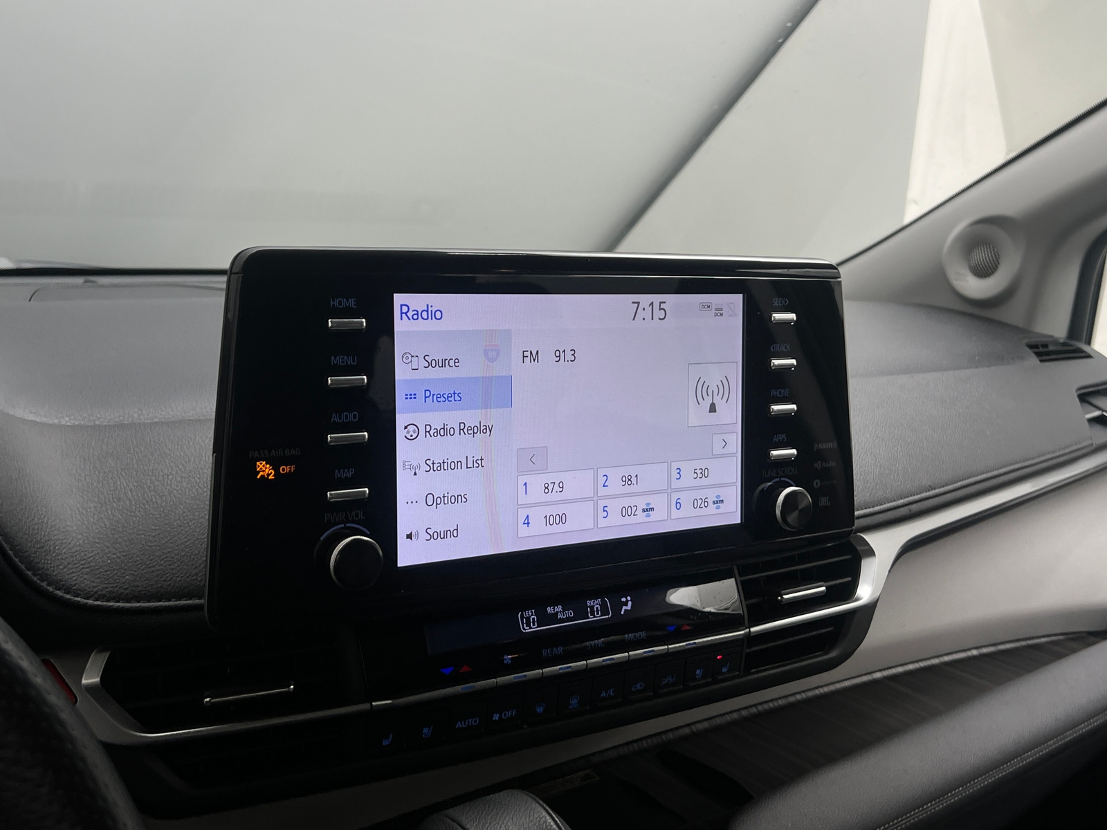 Thumbnail: 2022 Toyota Sienna - 3