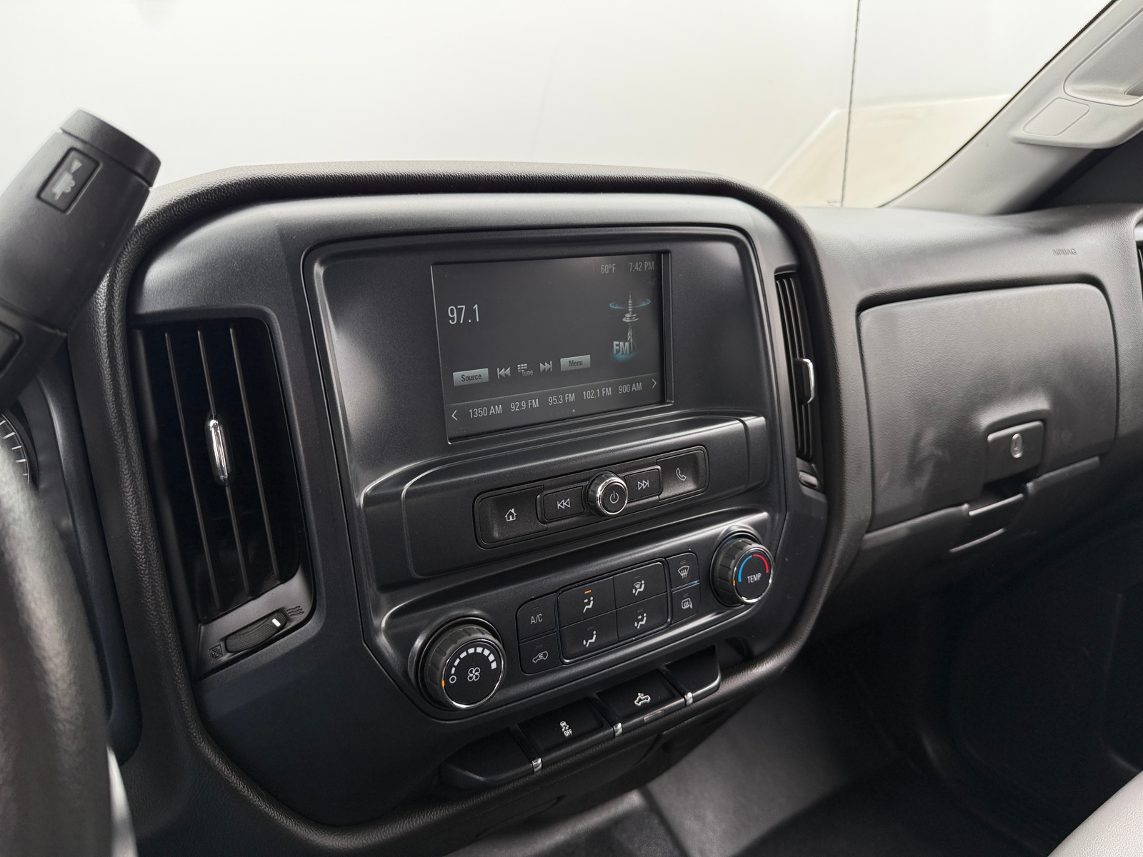 Thumbnail: 2019 Chevrolet Silverado 1500 - 3