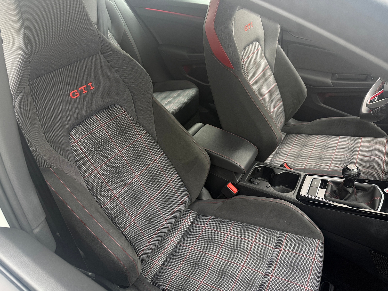 Thumbnail: 2023 Volkswagen Golf - 2