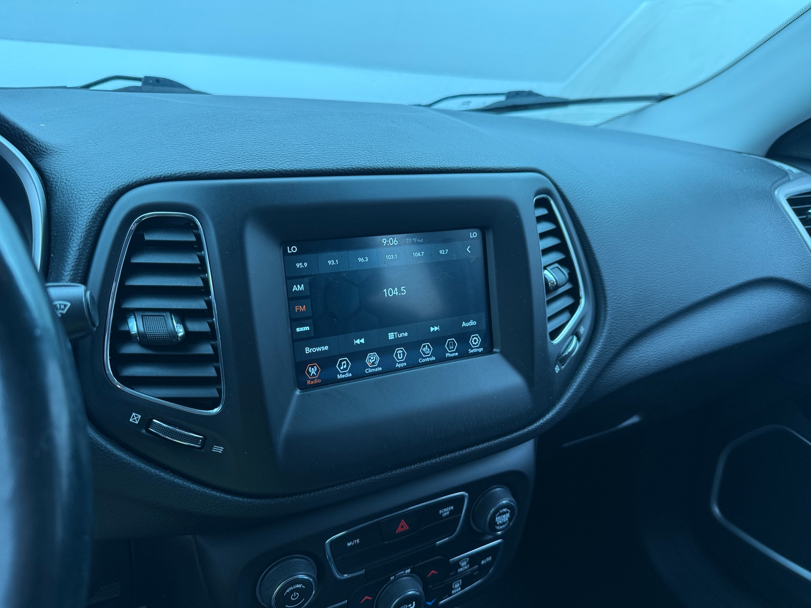 Thumbnail: 2020 Jeep Compass - 4