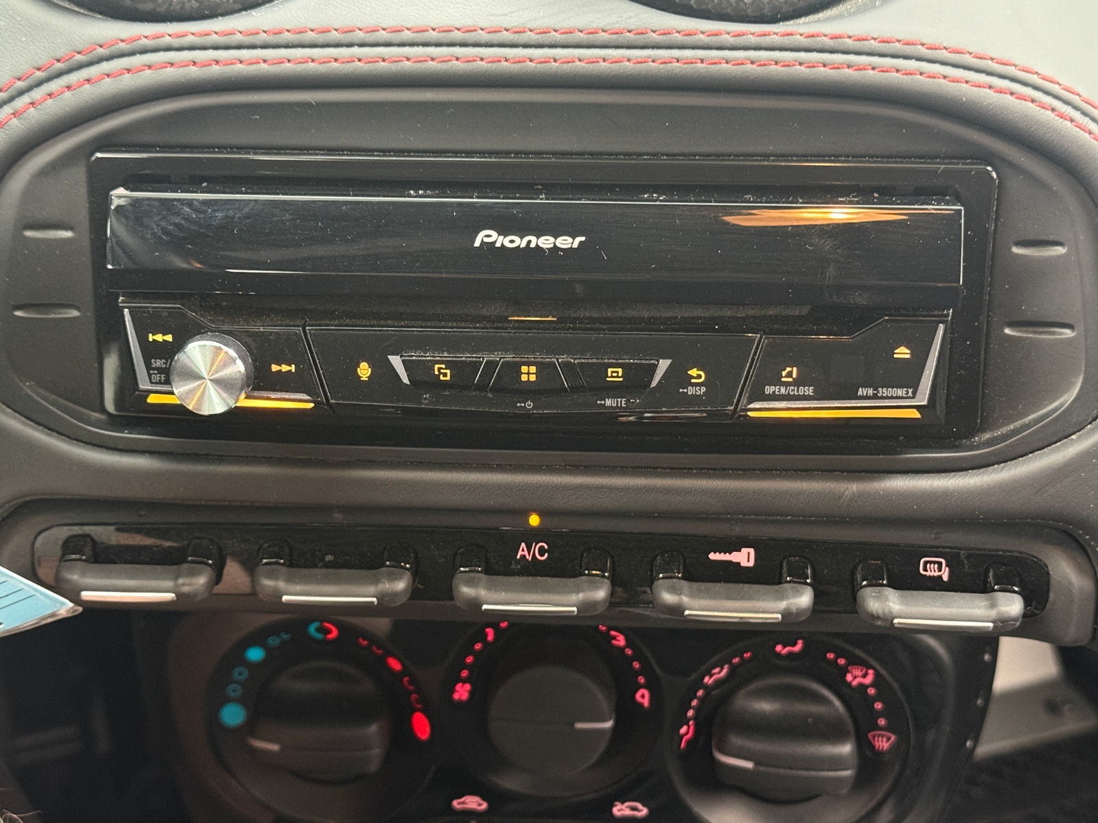 Thumbnail: 2015 Alfa Romeo 4C - 3