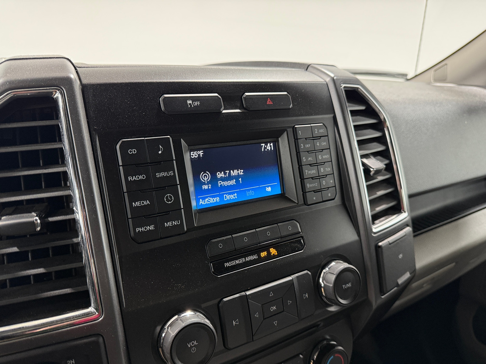 Thumbnail: 2016 Ford Econoline - 4