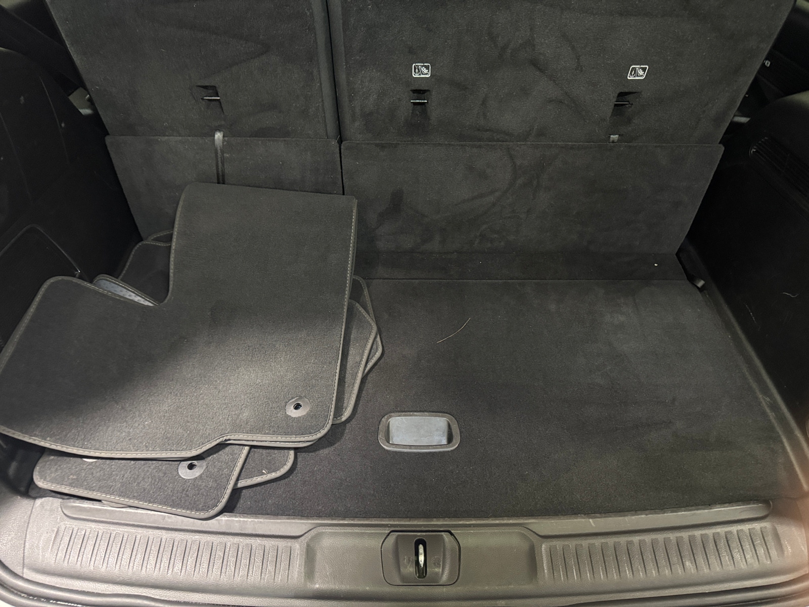 Thumbnail: 2024 Jeep Wagoneer - 6