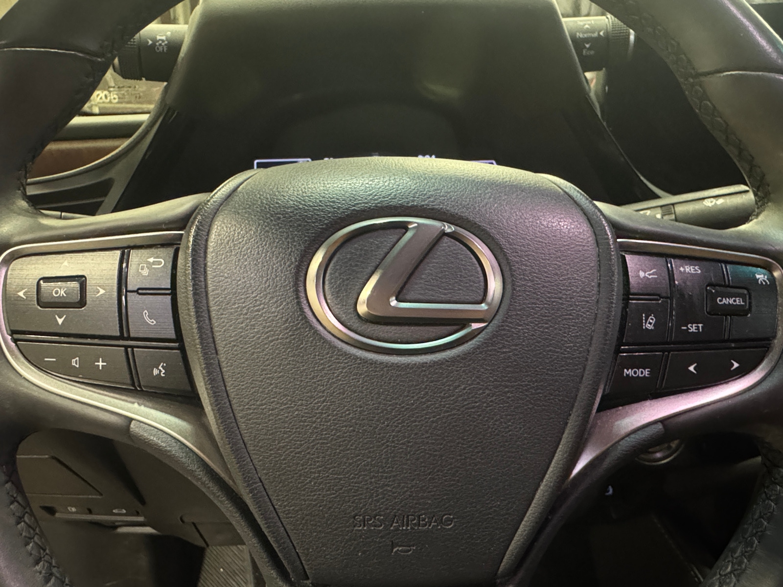 Thumbnail: 2023 Lexus ES - 4