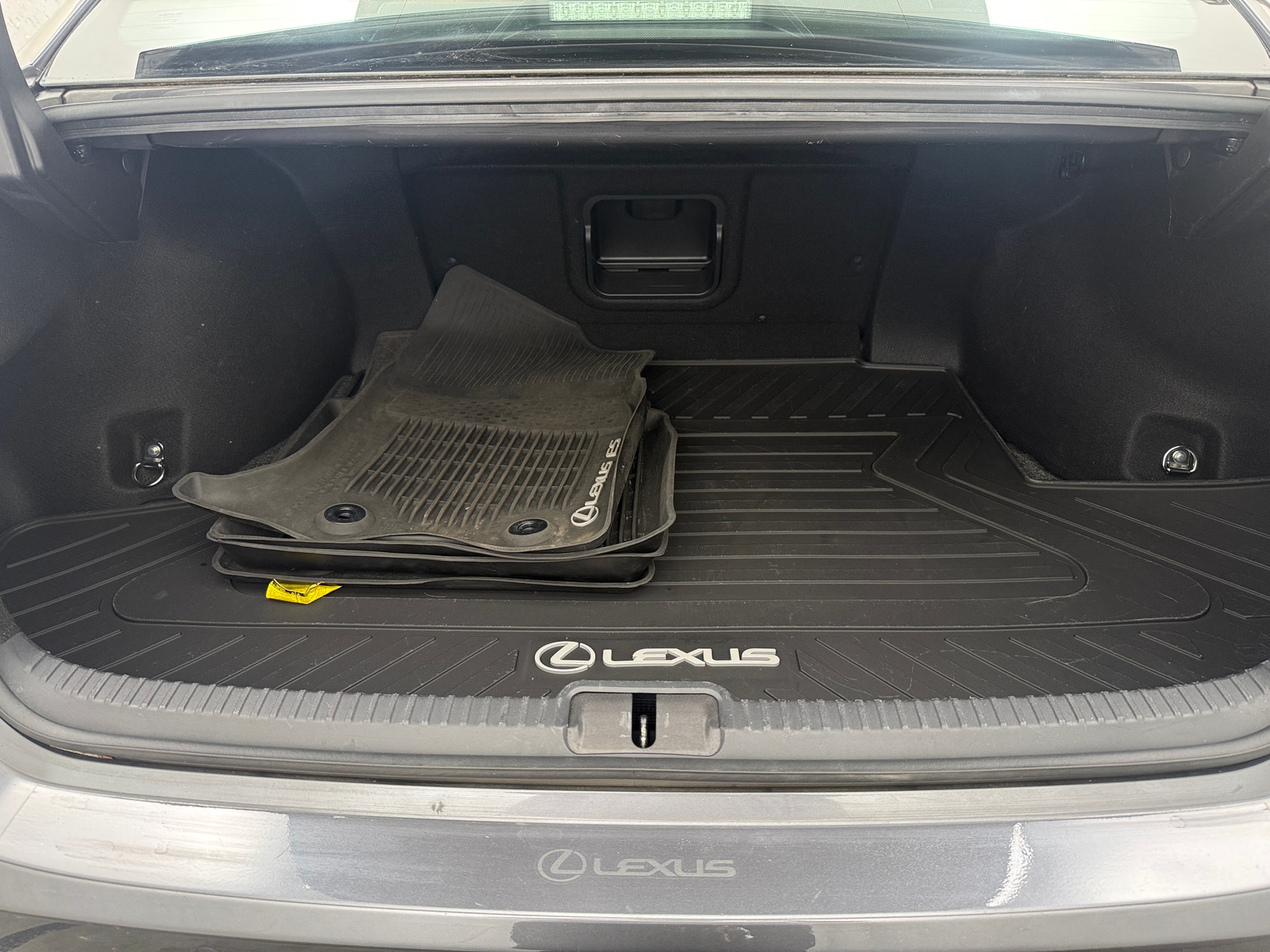 Thumbnail: 2023 Lexus ES - 6