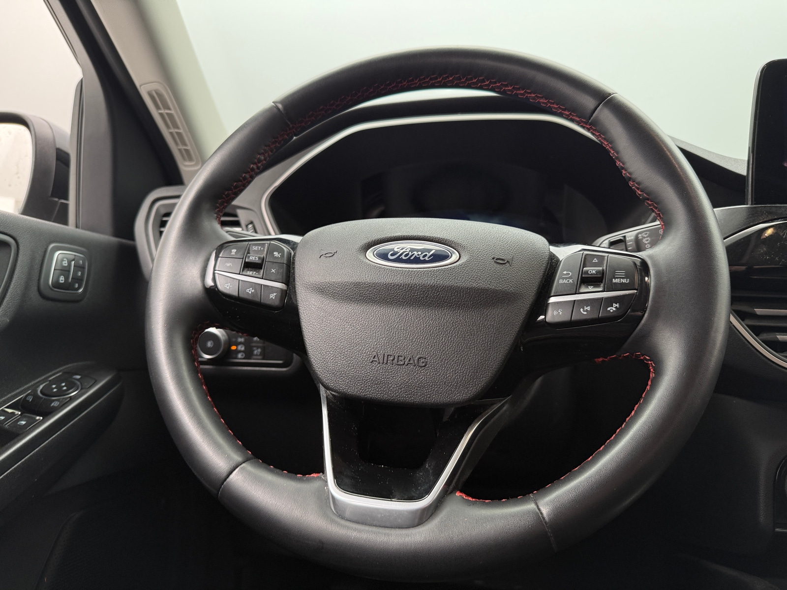 Thumbnail: 2022 Ford Escape - 4