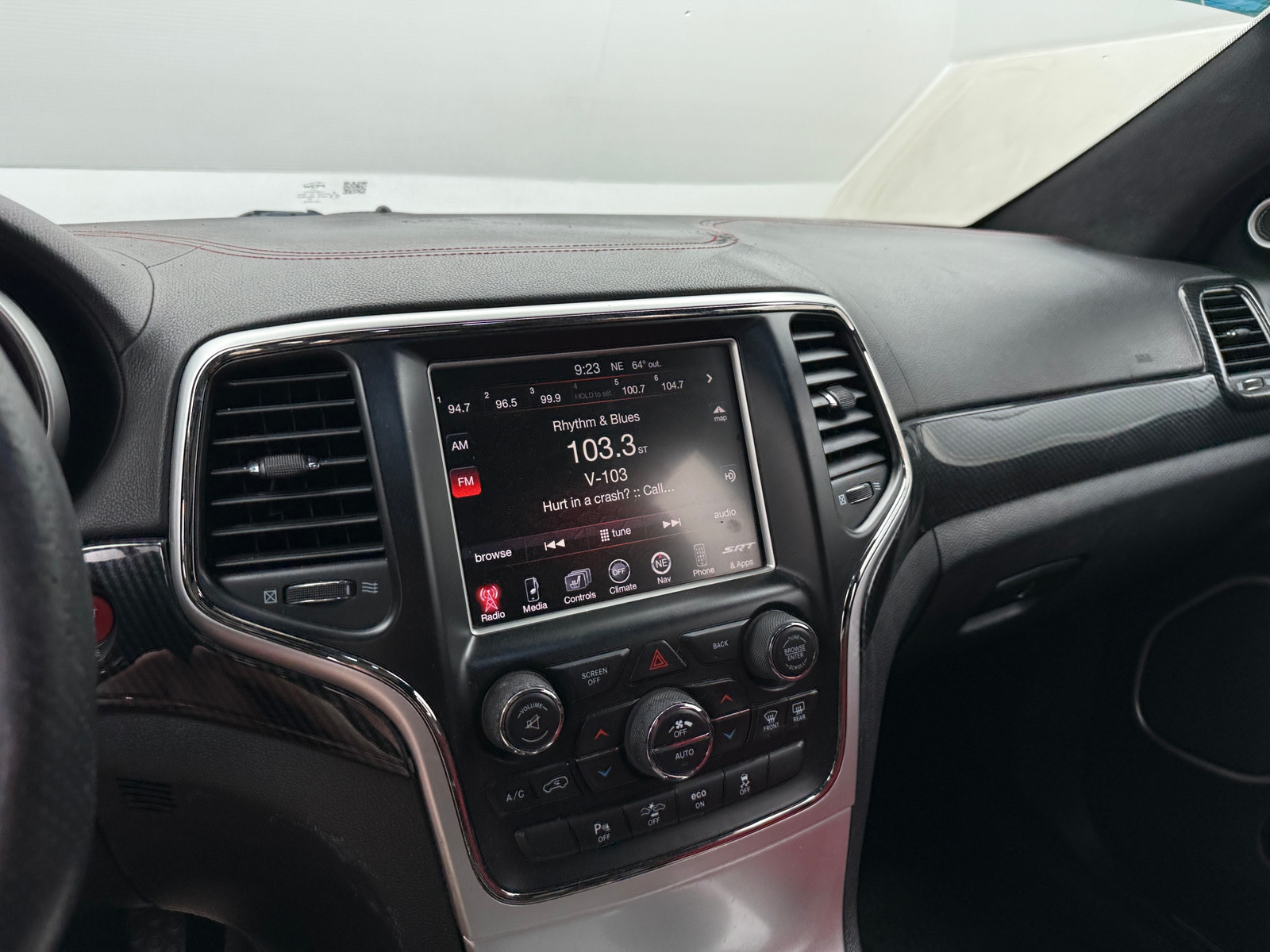 Thumbnail: 2015 Jeep Grand Cherokee - 4