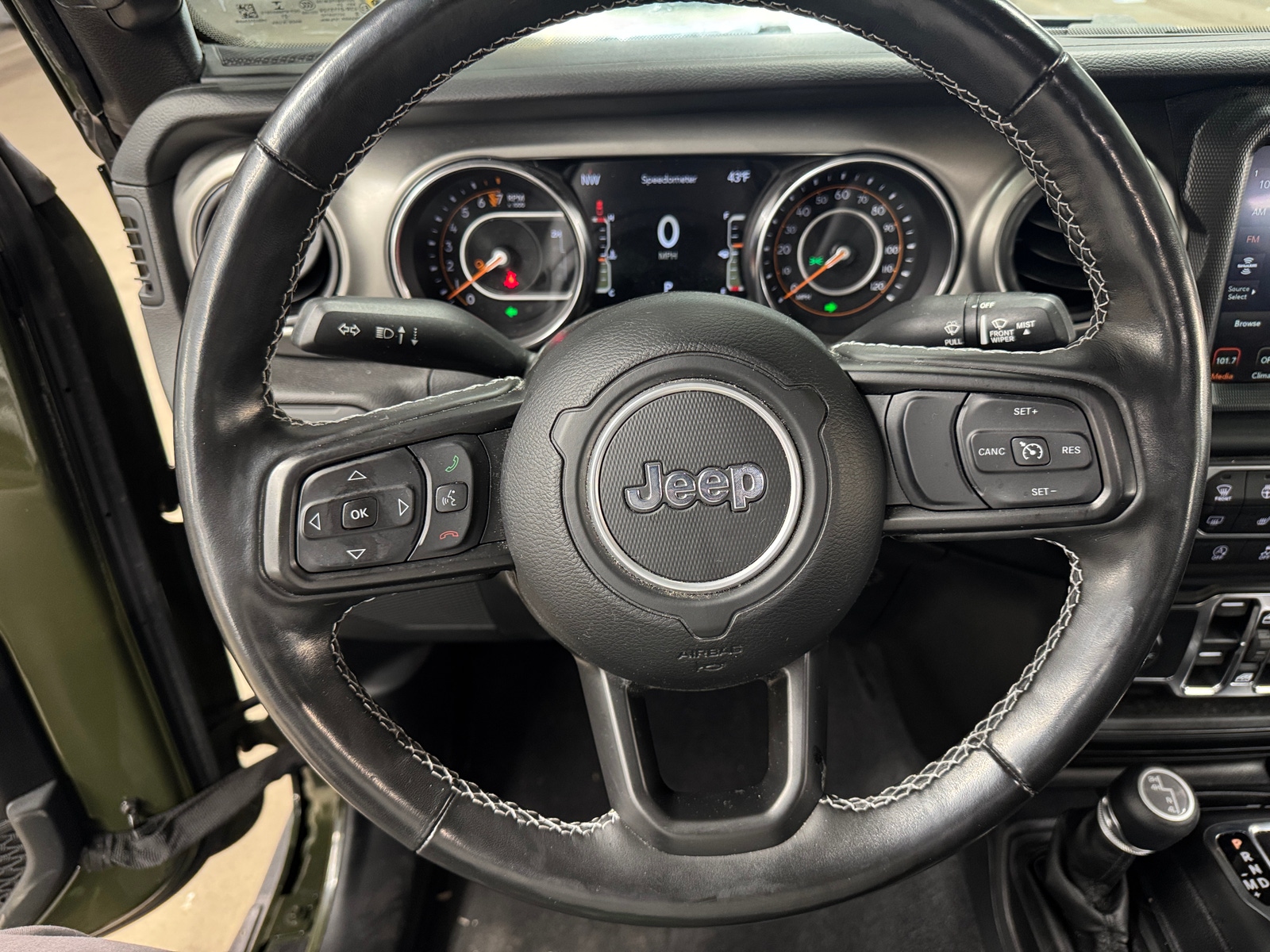 Thumbnail: 2021 Jeep Gladiator - 5