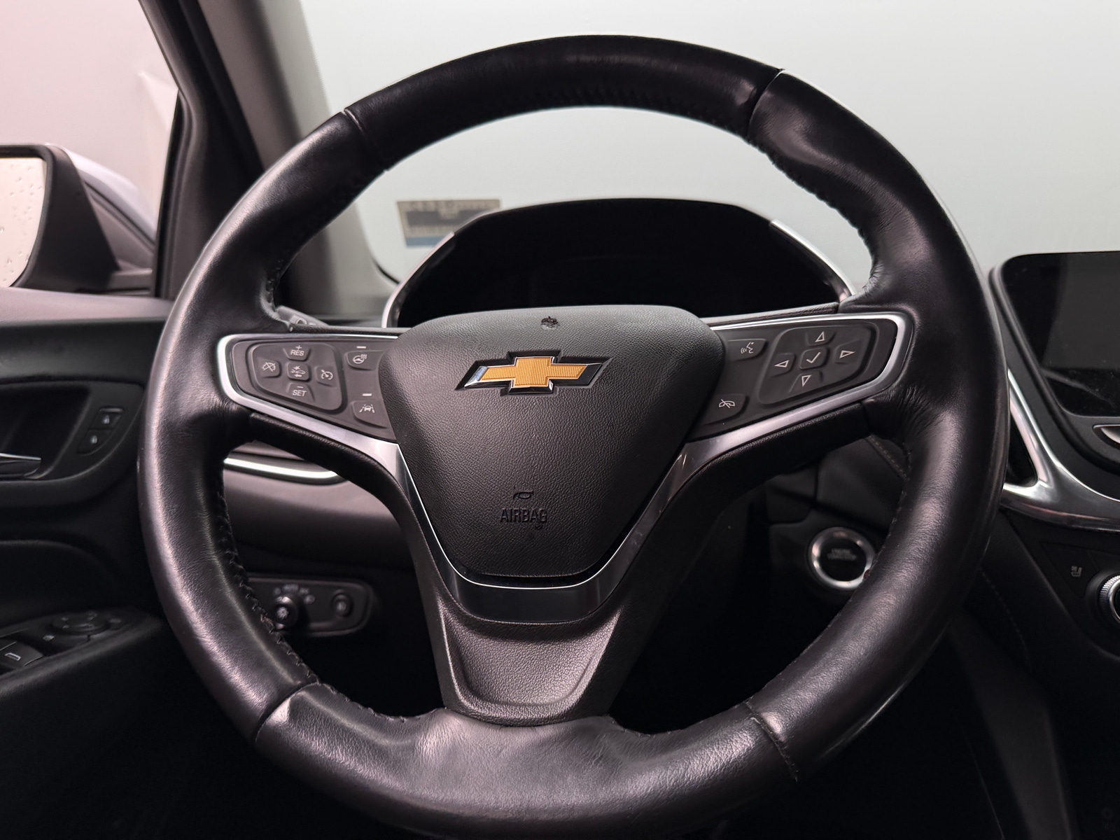 Thumbnail: 2018 Chevrolet Equinox - 4