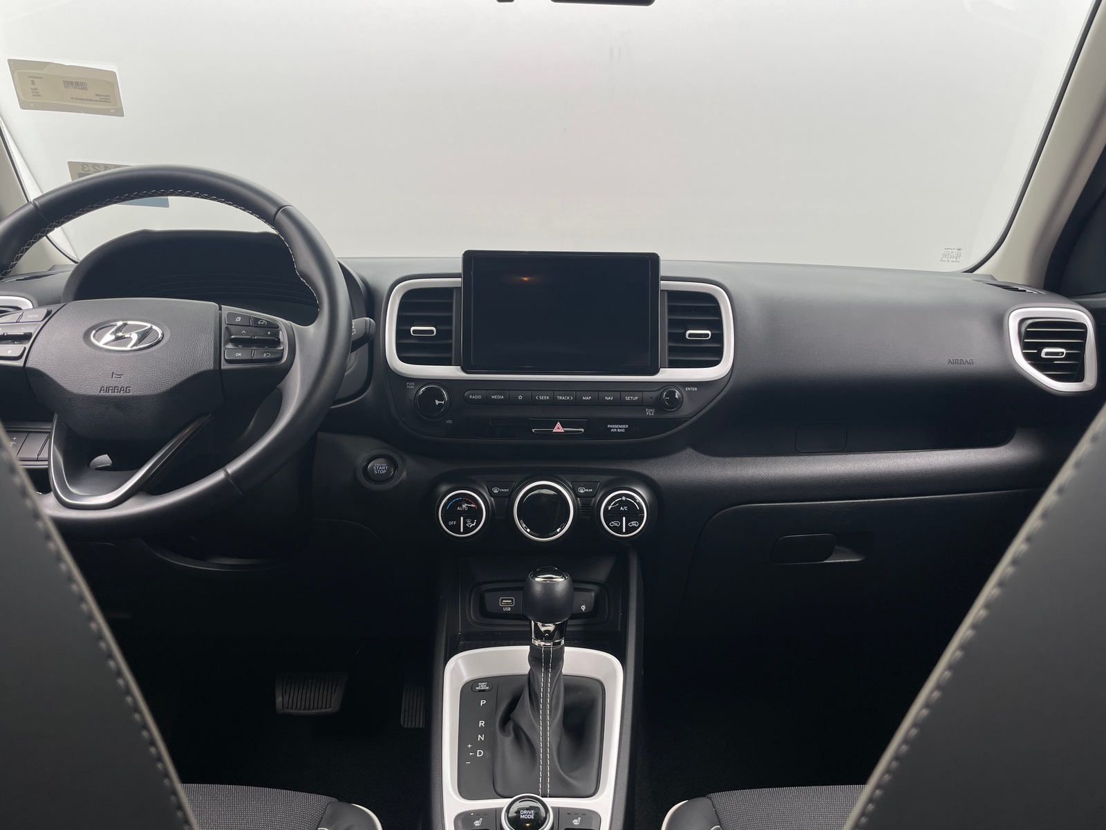 Thumbnail: 2024 Hyundai Venue - 3