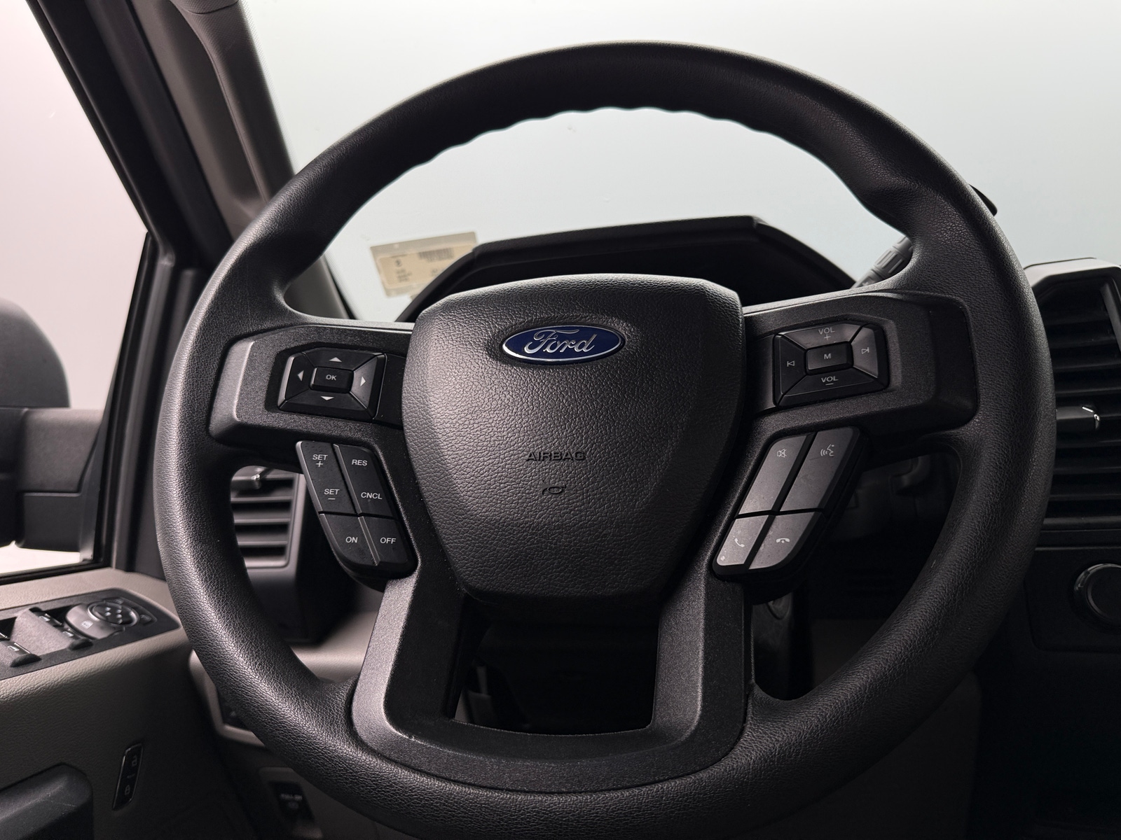 Thumbnail: 2018 Ford Econoline - 5