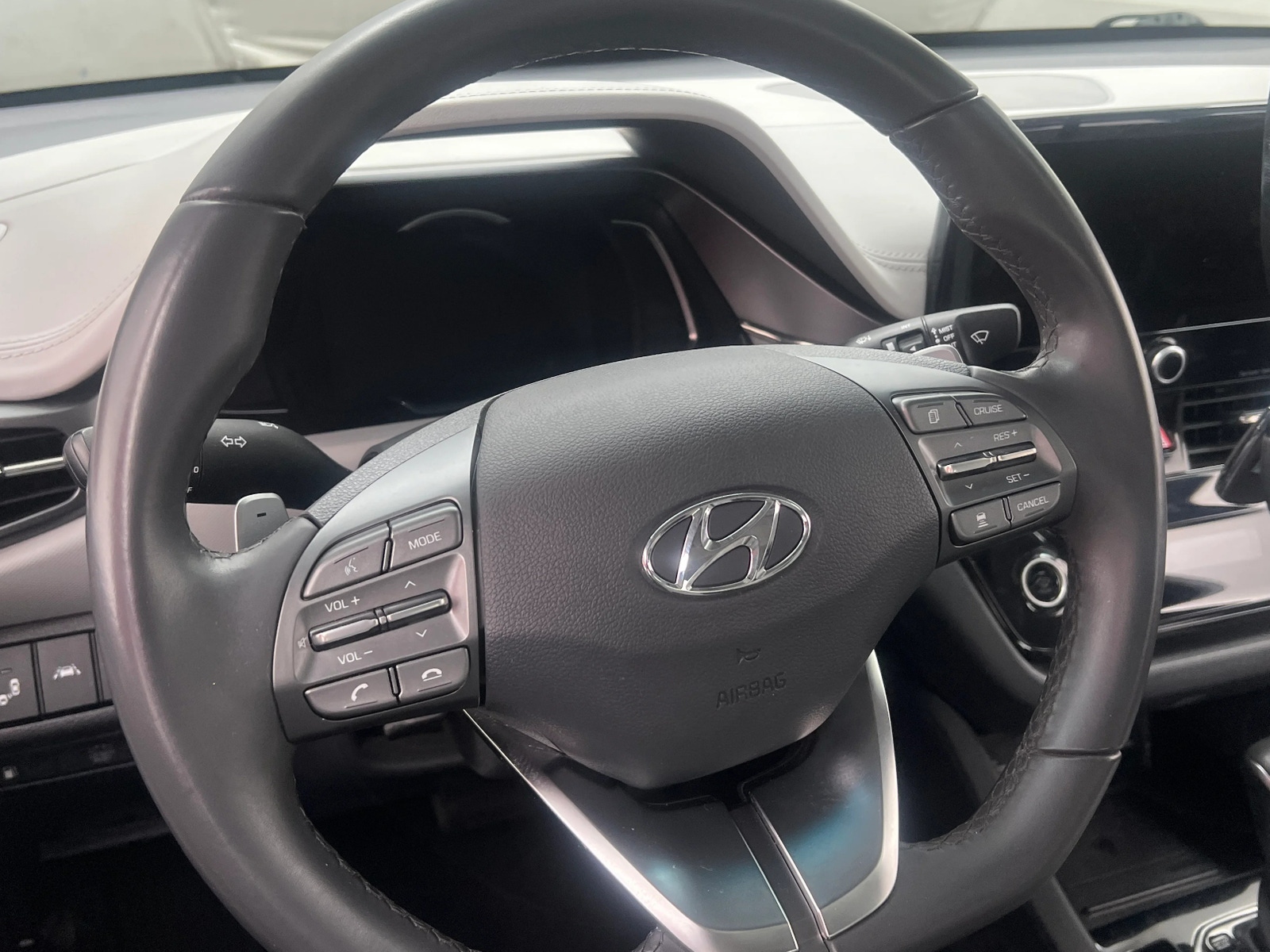 Thumbnail: 2020 Hyundai Ioniq - 4