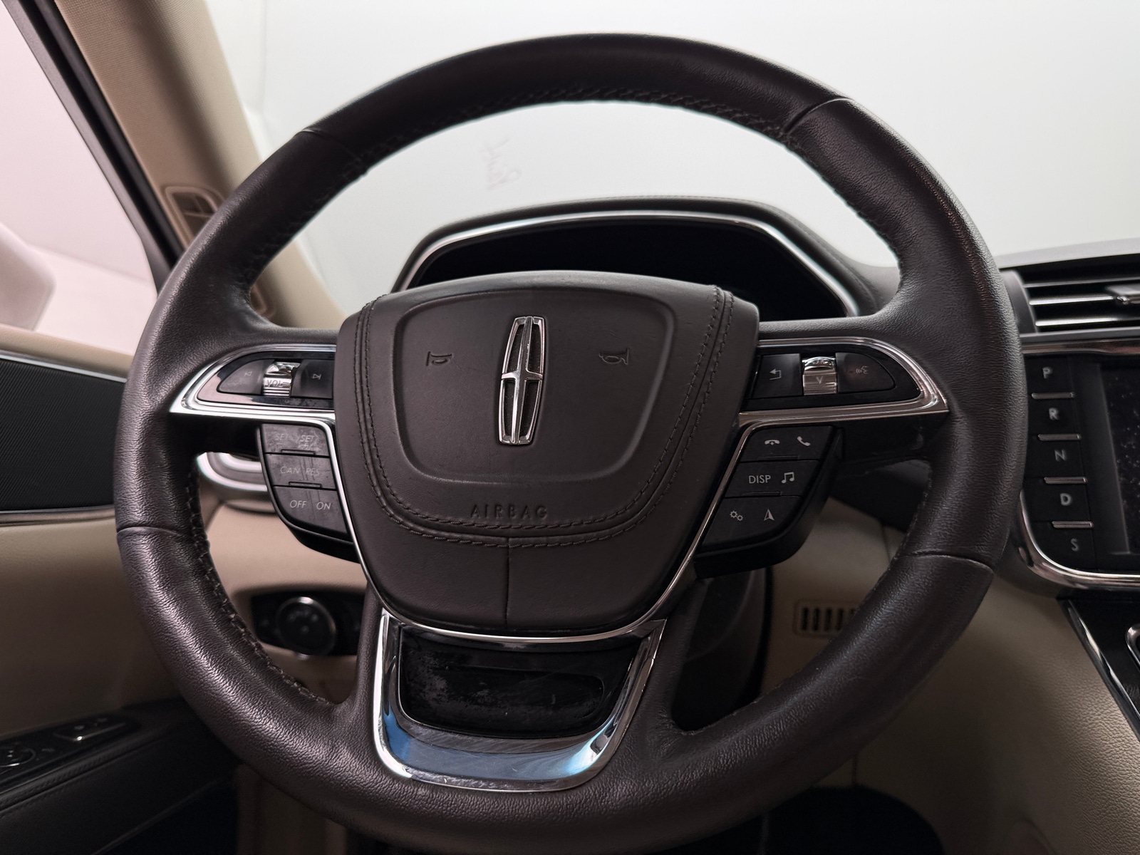 Thumbnail: 2017 Lincoln Continental - 4