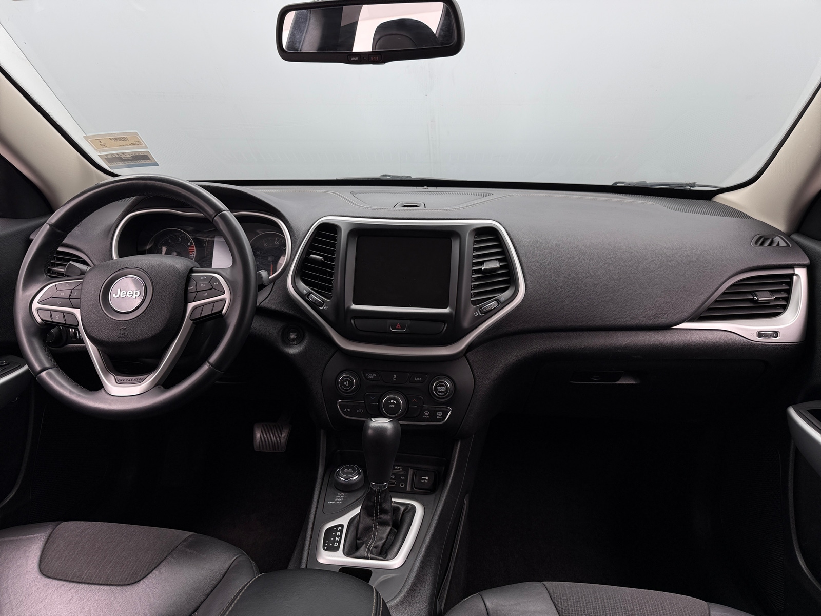 Thumbnail: 2018 Jeep Cherokee - 3