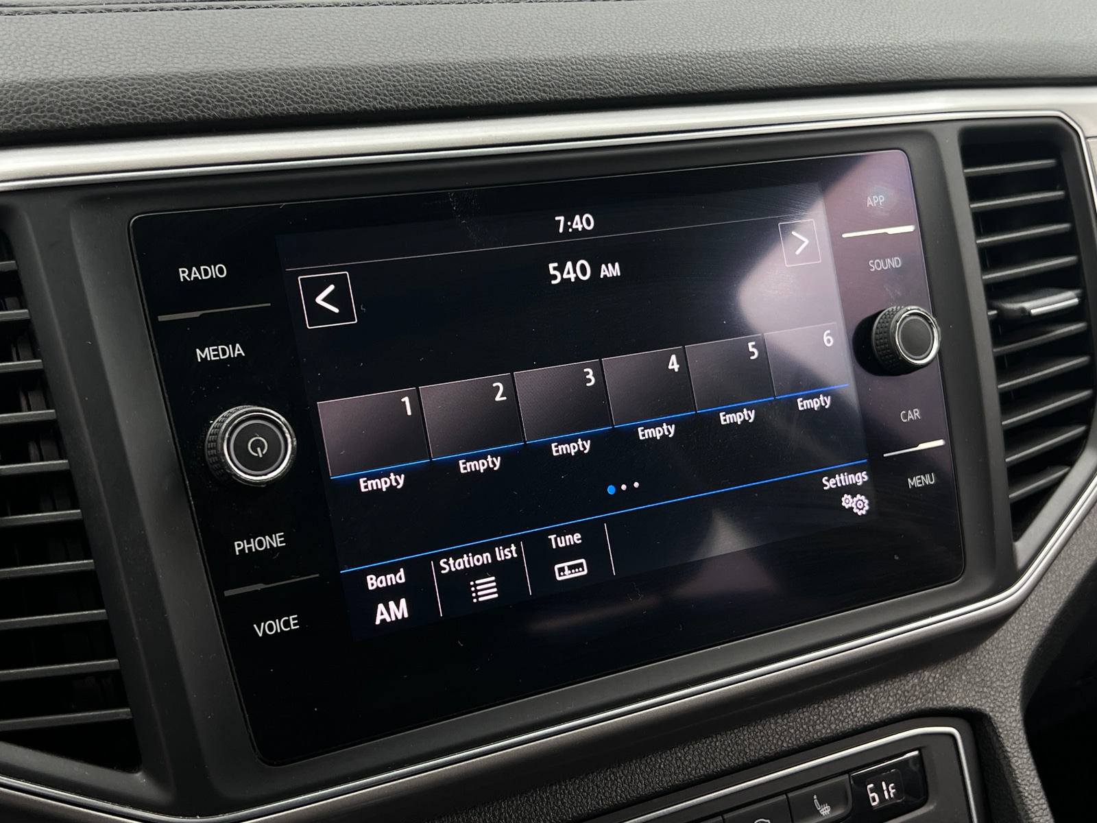 Thumbnail: 2019 Volkswagen Atlas - 3