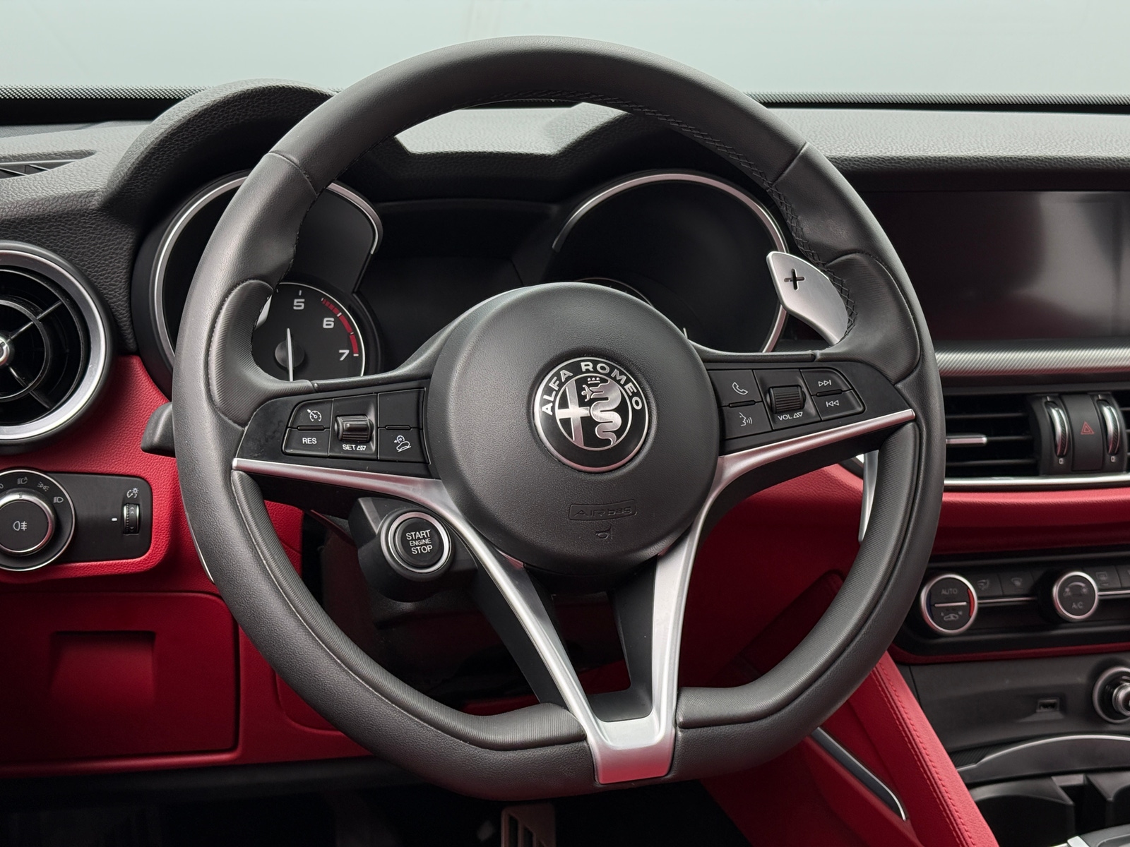 Thumbnail: 2019 Alfa Romeo Stelvio - 4