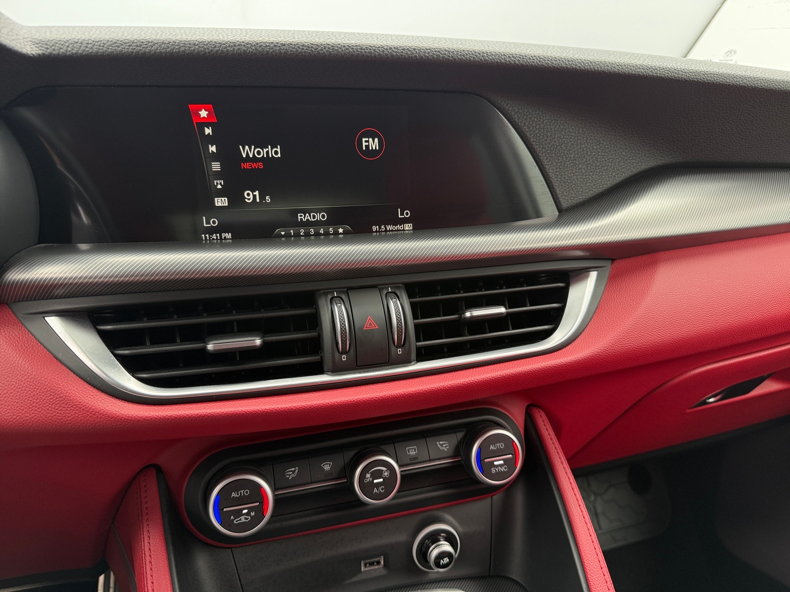 Thumbnail: 2019 Alfa Romeo Stelvio - 3