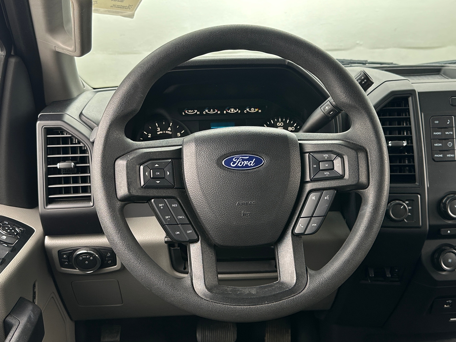 Thumbnail: 2017 Ford Econoline - 5