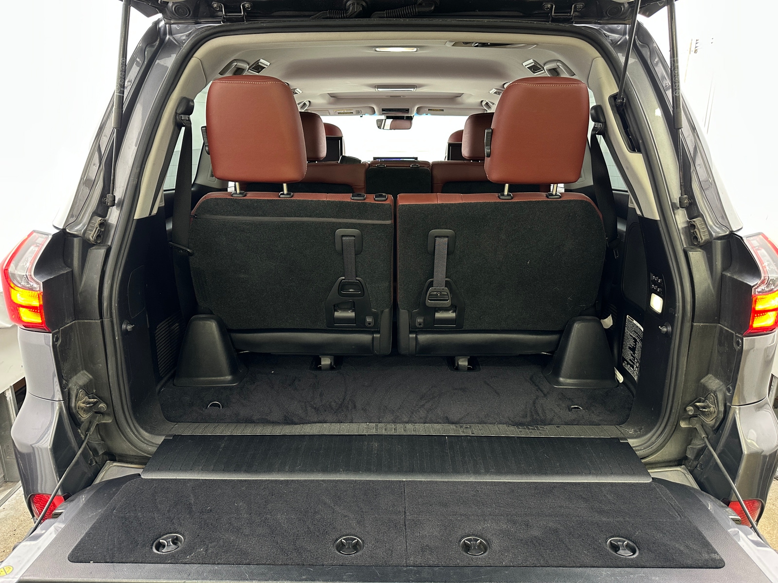 Thumbnail: 2016 Lexus LX - 6