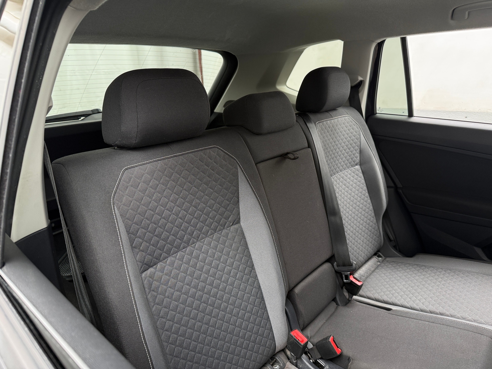 Thumbnail: 2021 Volkswagen Tiguan - 6