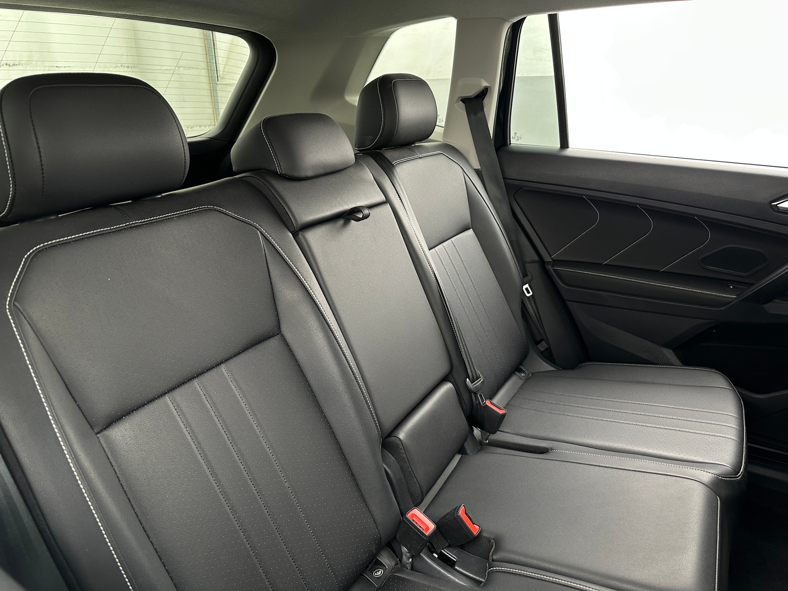 Thumbnail: 2023 Volkswagen Tiguan - 5