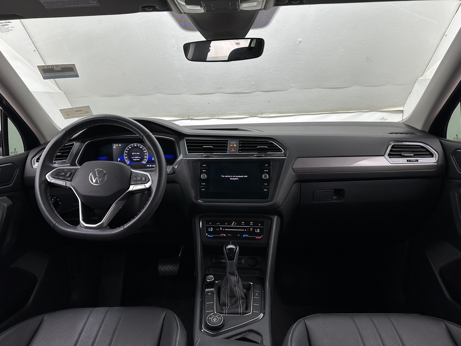 Thumbnail: 2023 Volkswagen Tiguan - 2