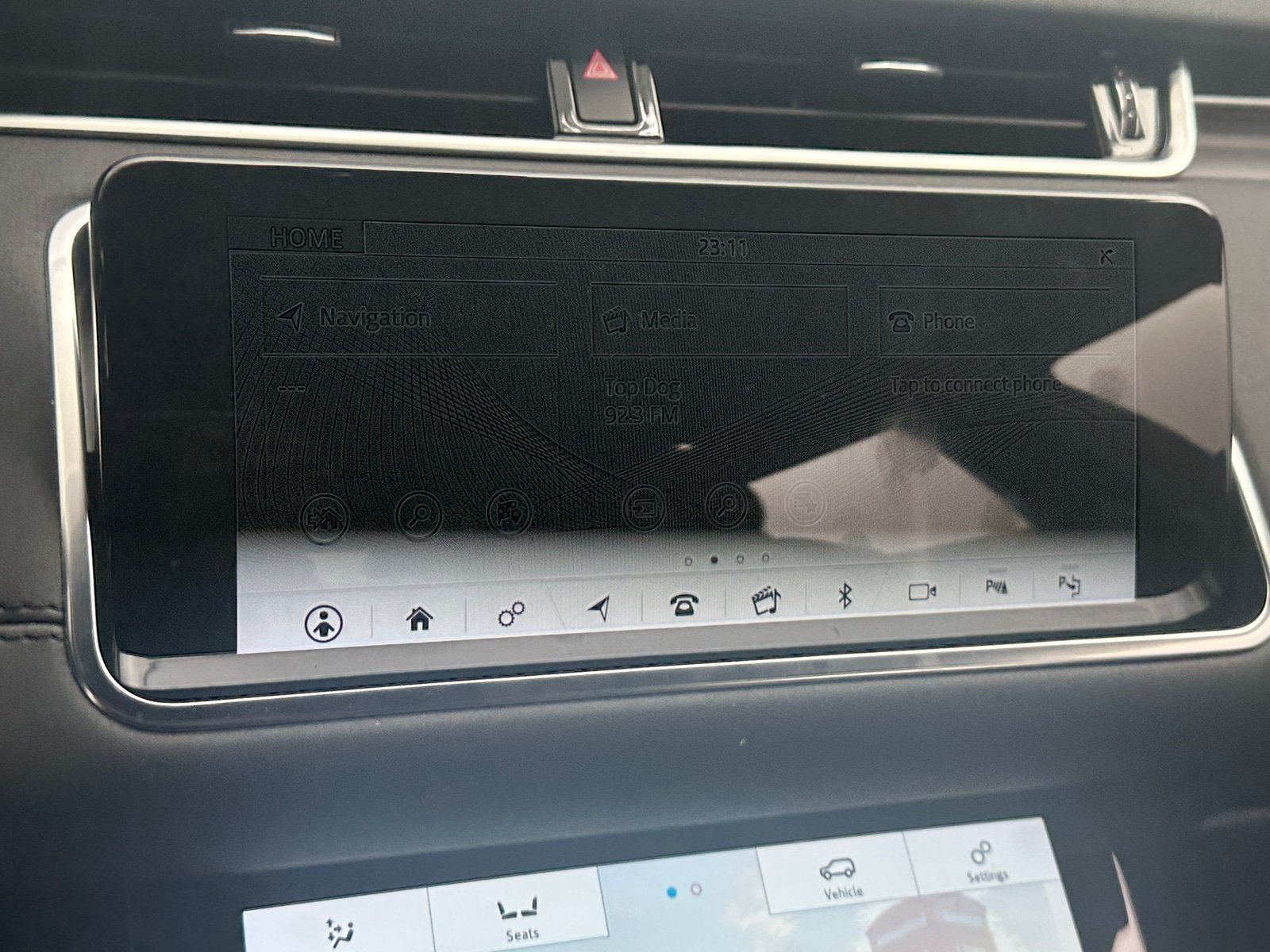 Thumbnail: 2020 Land Rover Range Rover Evoque - 3