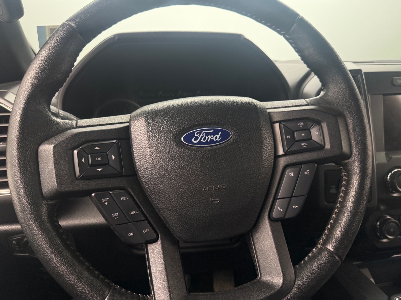 Thumbnail: 2019 Ford Econoline - 5