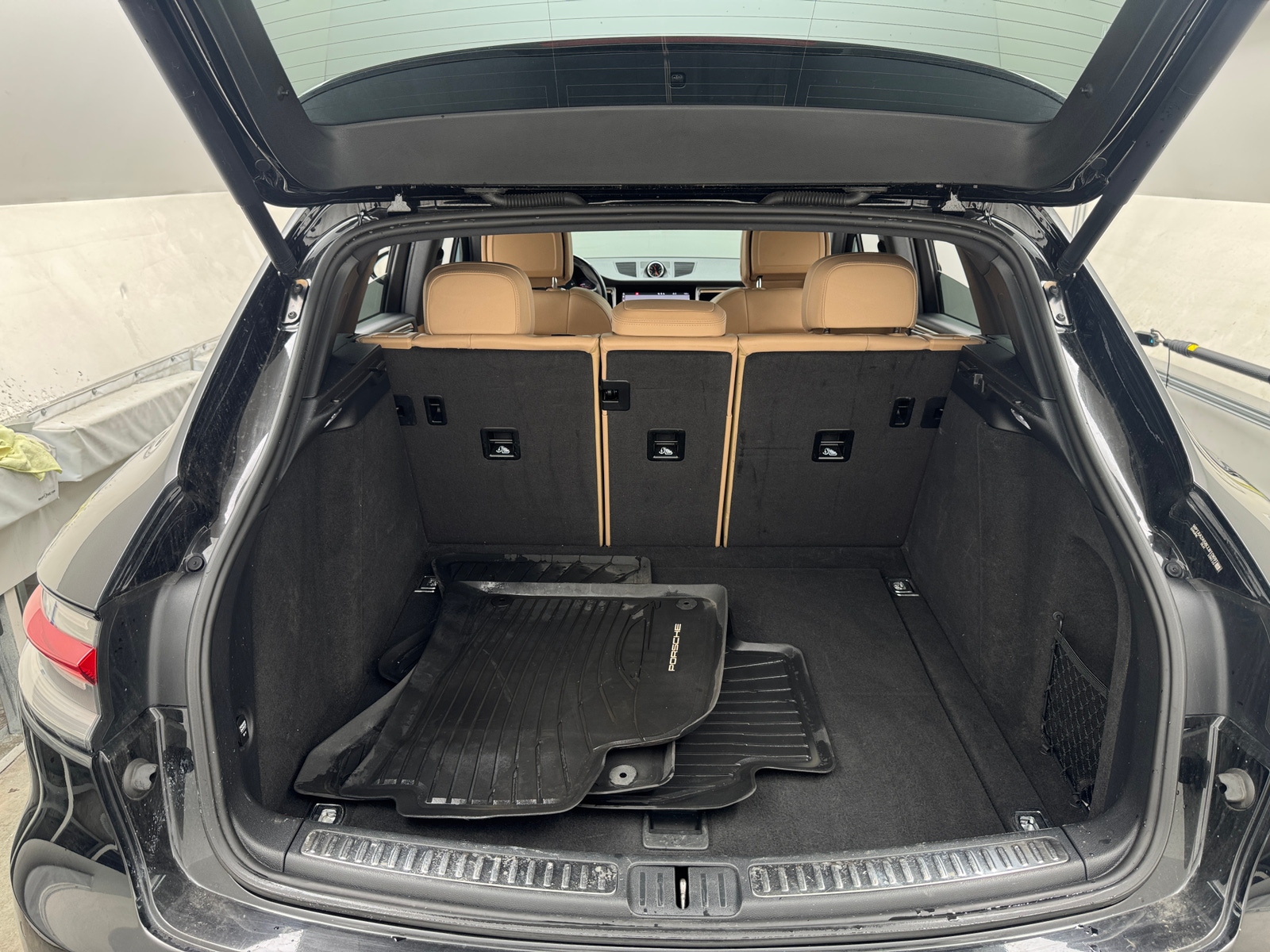 Thumbnail: 2020 Porsche Macan - 6