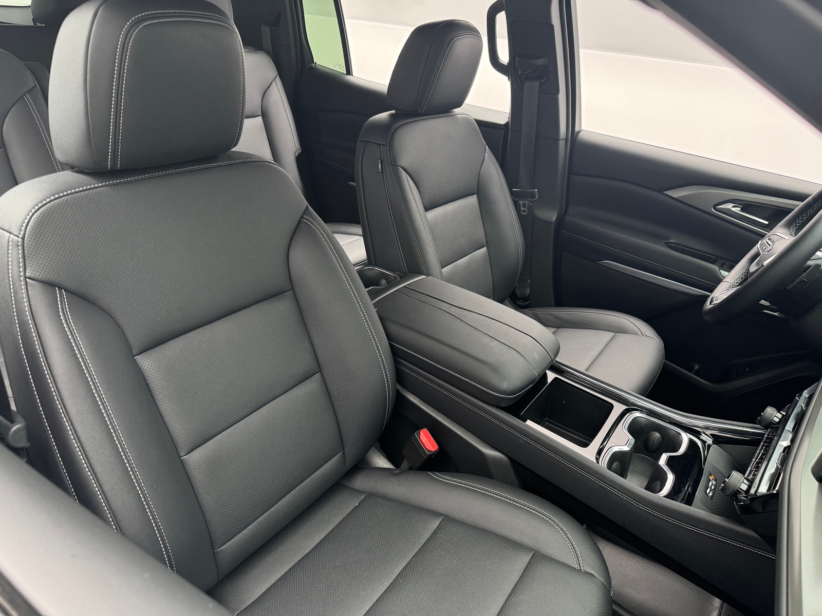 Thumbnail: 2026 Chevrolet Traverse - 2