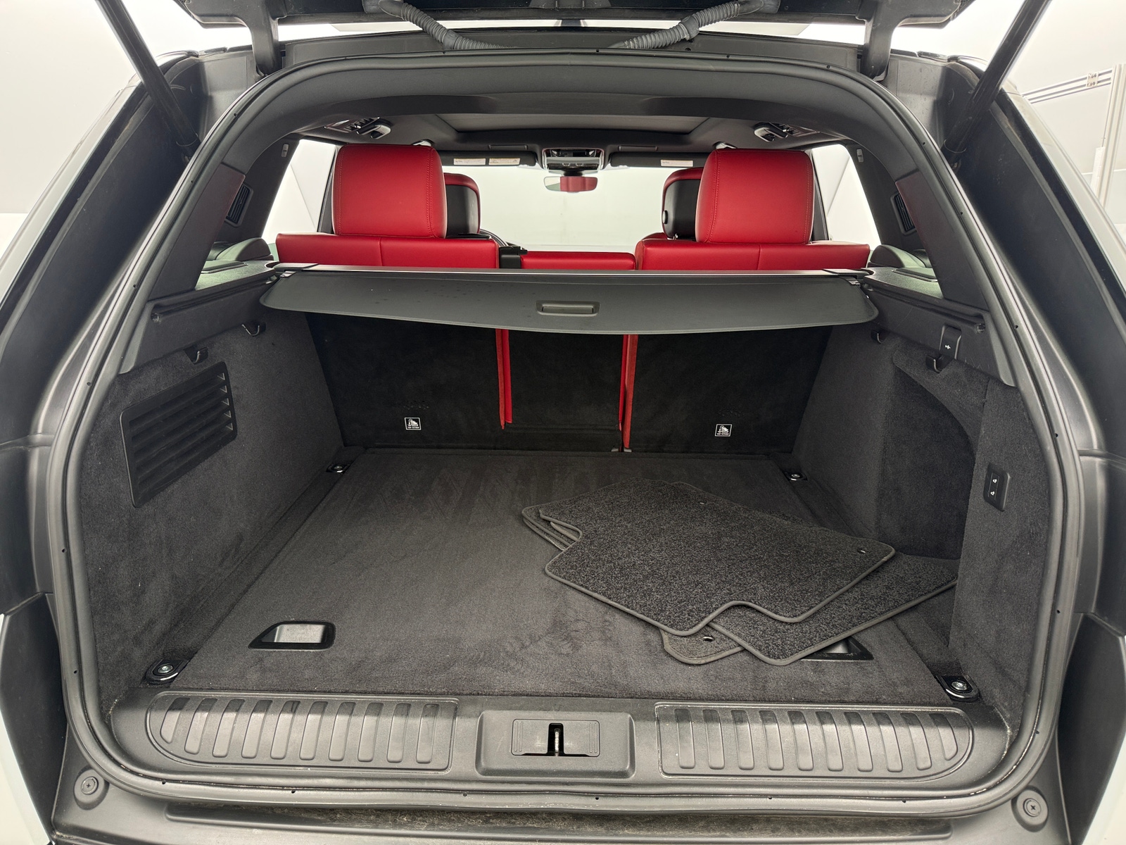 Thumbnail: 2020 Land Rover Range Rover Sport - 6