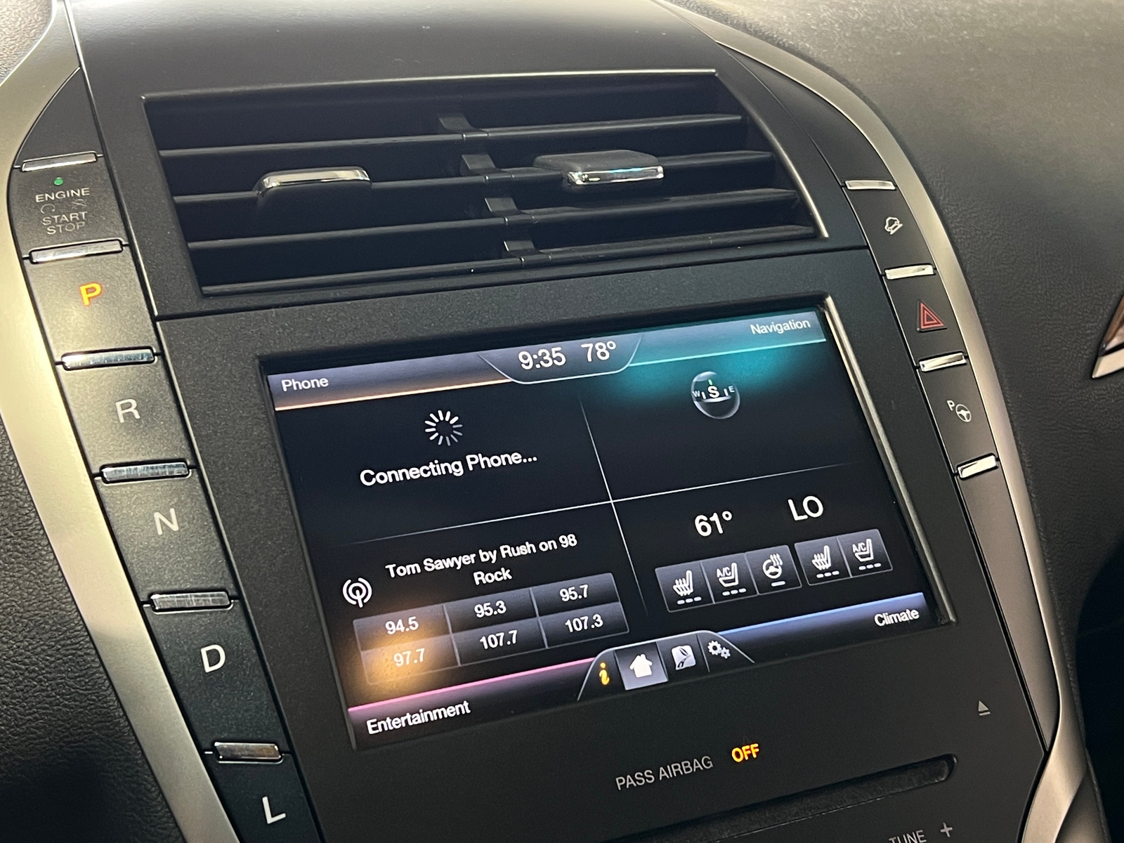 Thumbnail: 2014 Lincoln MKZ - 3