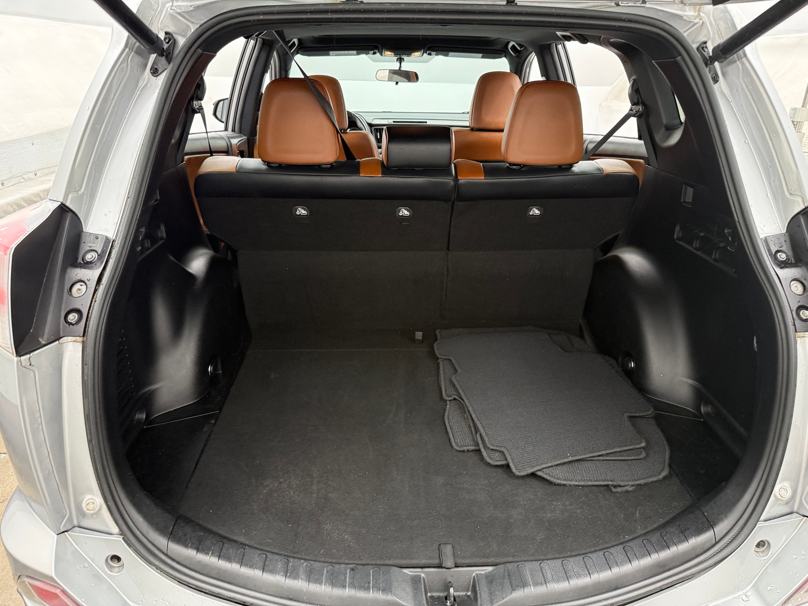 Thumbnail: 2016 Toyota RAV4 - 6